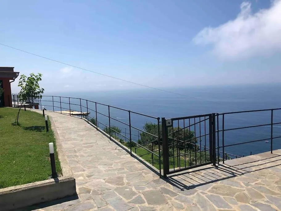 Orangehouse Cinque Terre. Private Parking Villa Riomaggiore Holiday home