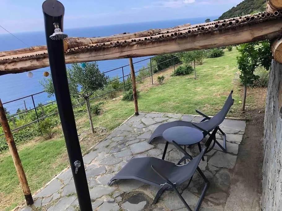 Holiday home Orangehouse Cinque Terre. Private Parking Villa Riomaggiore Italy