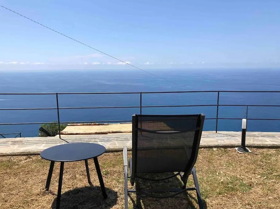 Orangehouse Cinque Terre. Private Parking Villa Riomaggiore