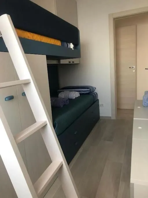 Orangehouse Cinque Terre. Private Parking Villa Riomaggiore