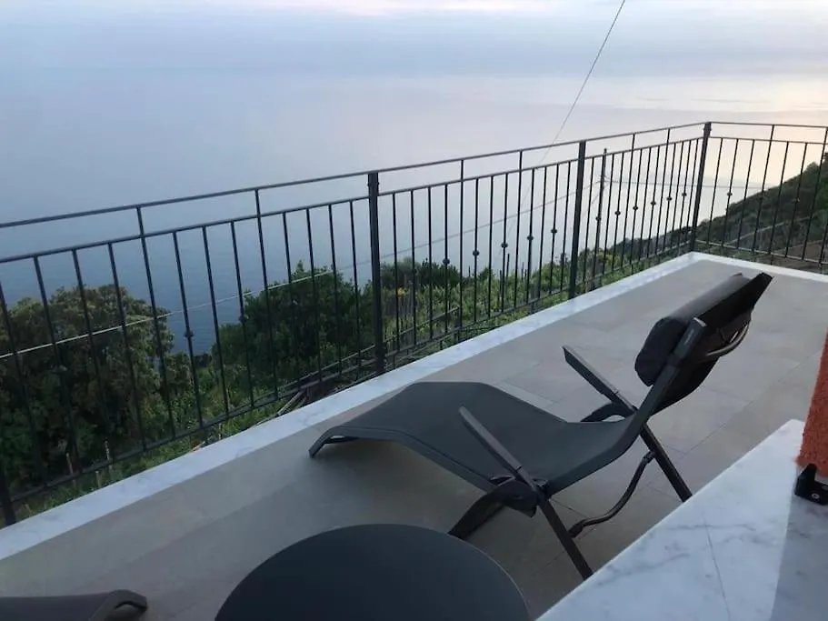 Orangehouse Cinque Terre. Private Parking Villa Riomaggiore Italy
