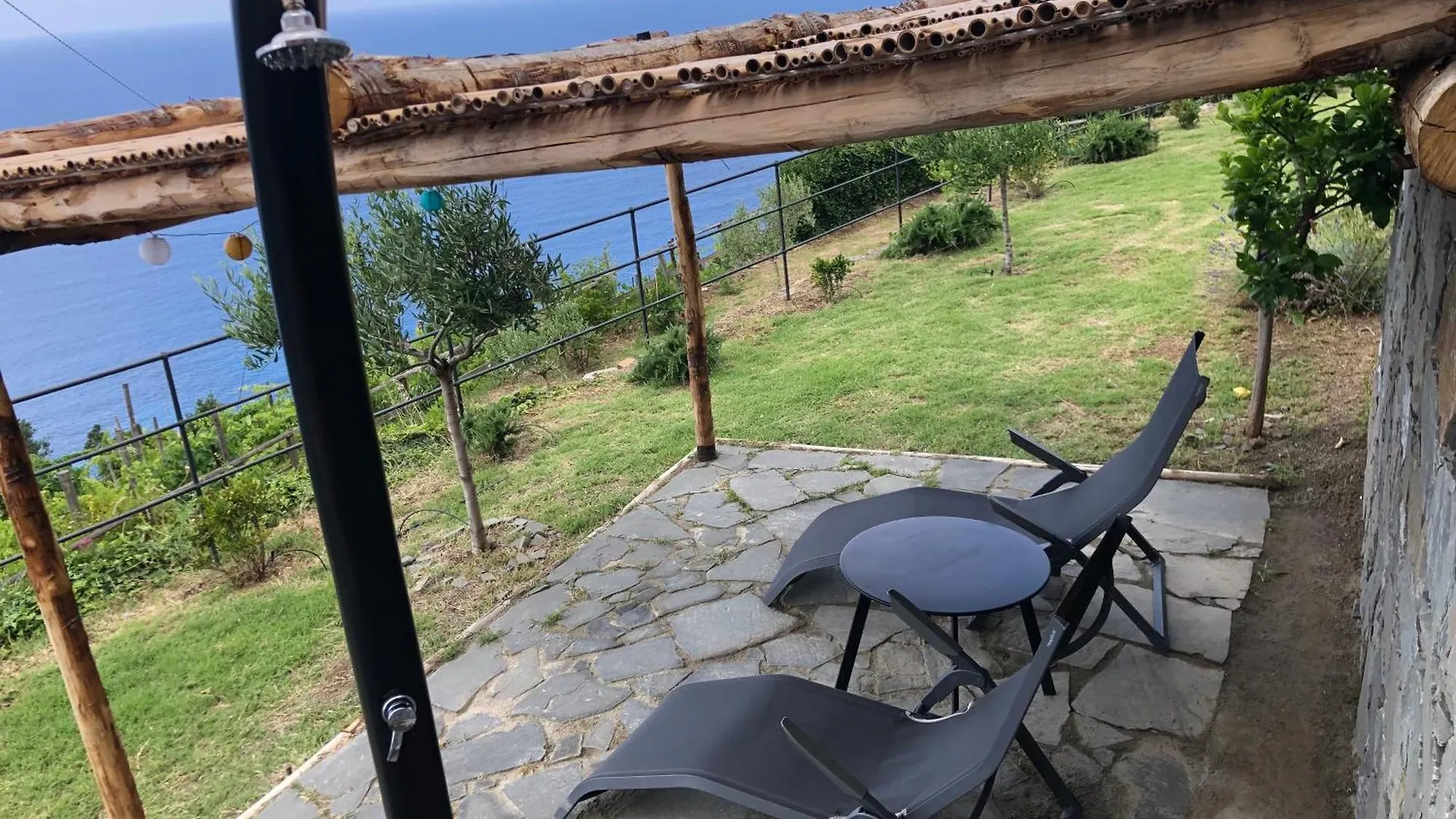 Holiday home Orangehouse Cinque Terre. Private Parking Villa Riomaggiore Italy