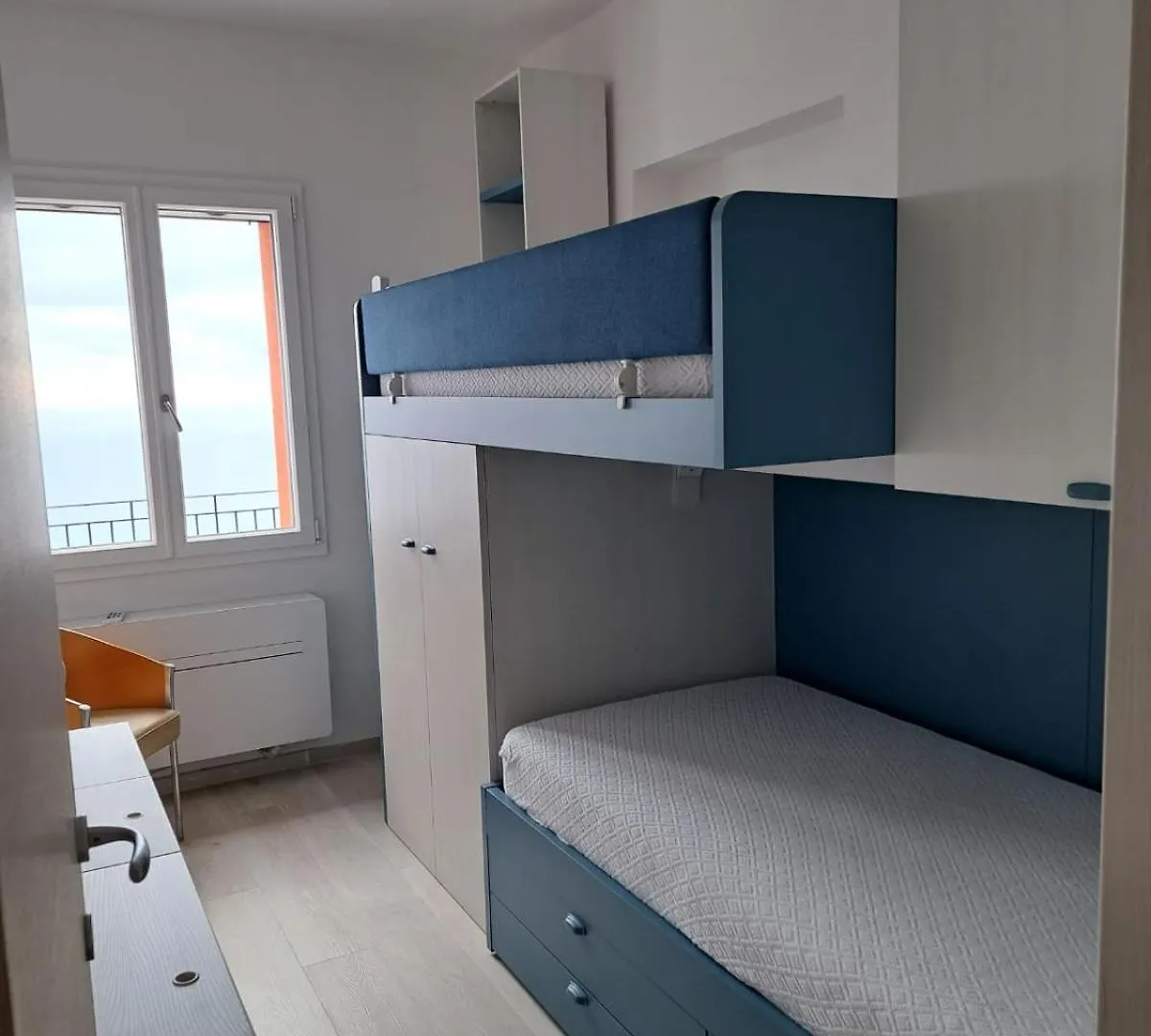 Holiday home Orangehouse Cinque Terre. Private Parking Villa Riomaggiore