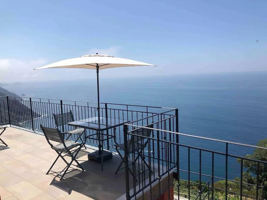 Orangehouse Cinque Terre. Private Parking Villa Riomaggiore Holiday home