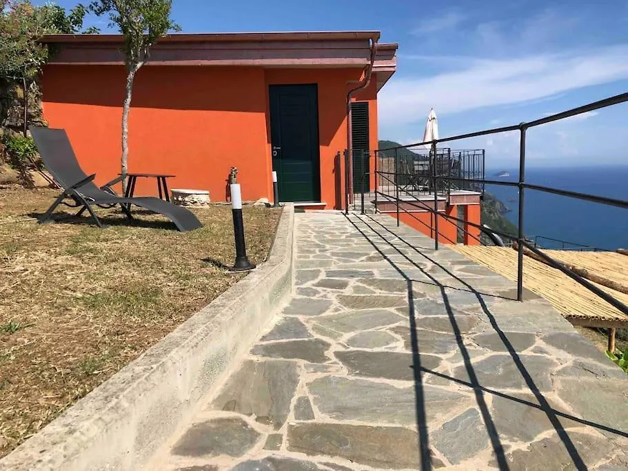 Orangehouse Cinque Terre. Private Parking Villa Riomaggiore