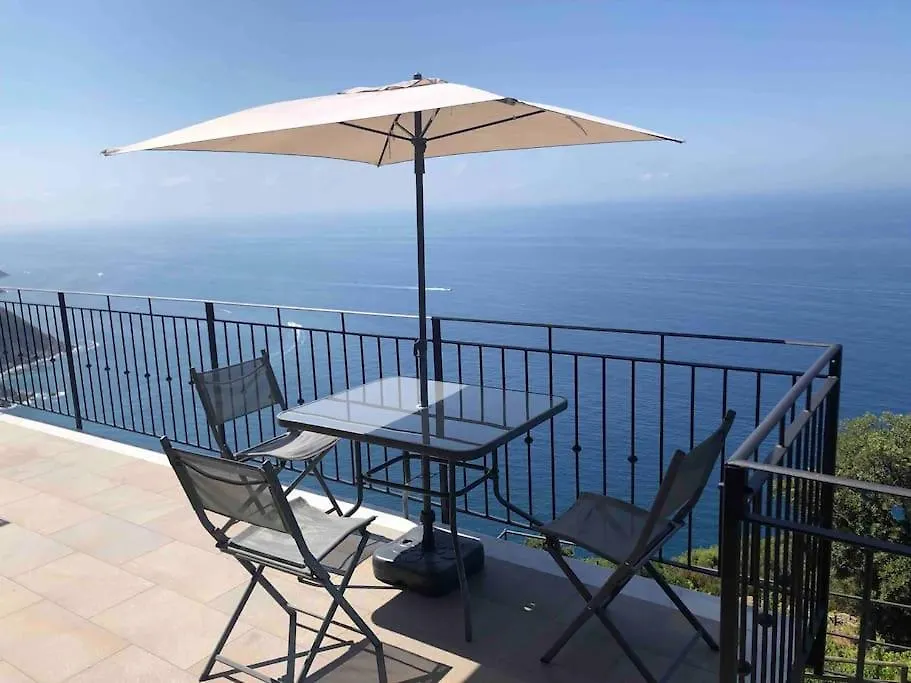 Holiday home Orangehouse Cinque Terre. Private Parking Villa Riomaggiore